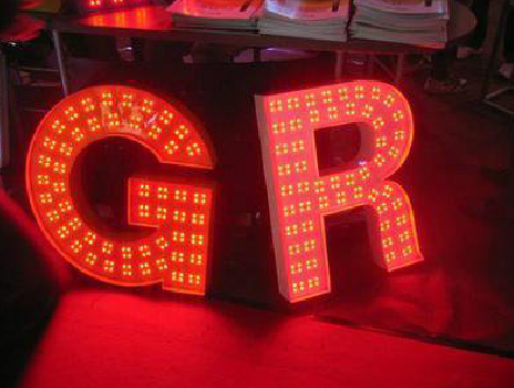 福贡LED发光字有哪些优势？